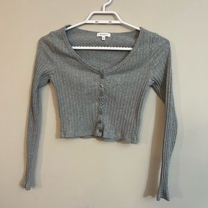 Semi-cropped ribbed long sleeve buttoned shirt - size M